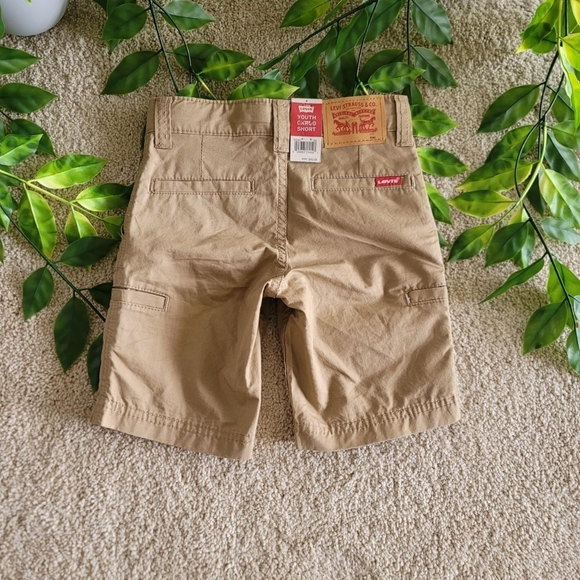 Levi's Youth Cargo Shorts (Size 4) - Picture 2 of 6